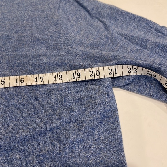 Old Navy Men's V-Neck Sweater Size Large - Picture 3 of 5